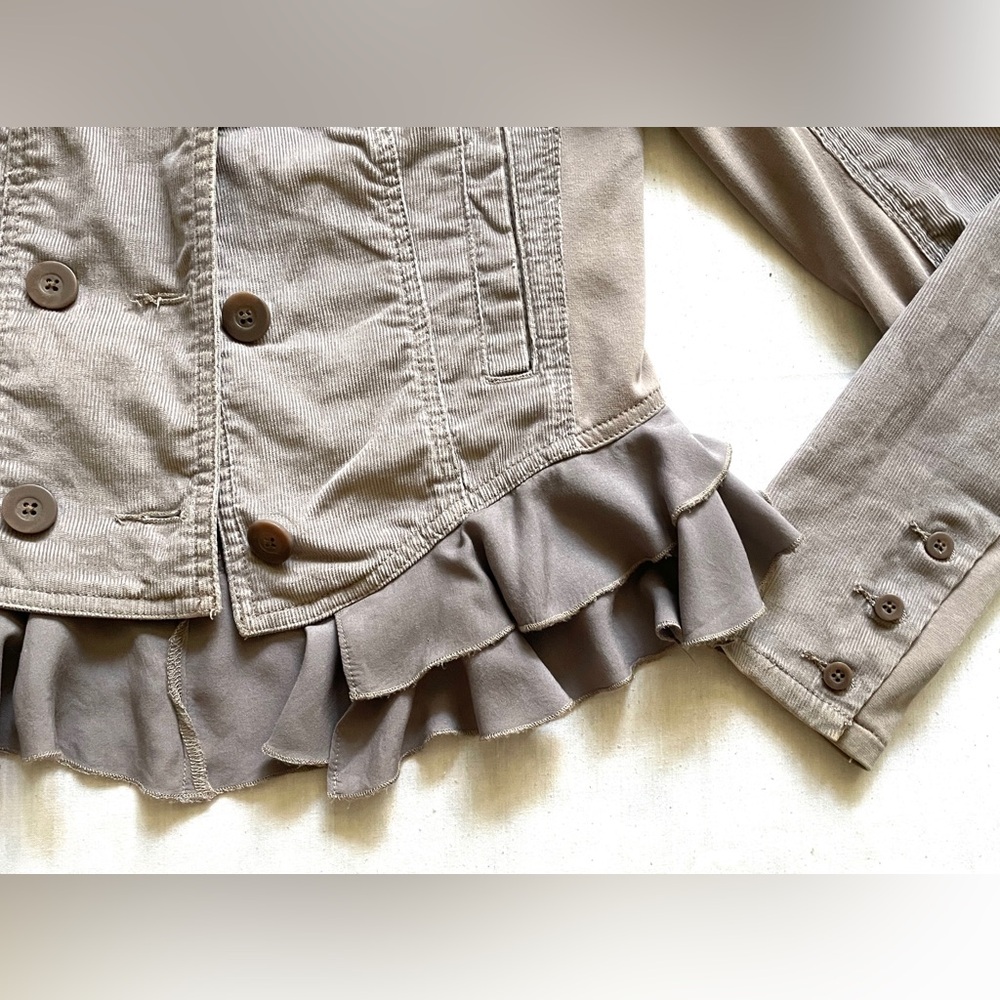 Free People Women’s Jacket with Ruffles. Size 8 Fits Size M. - Picture 3 of 7